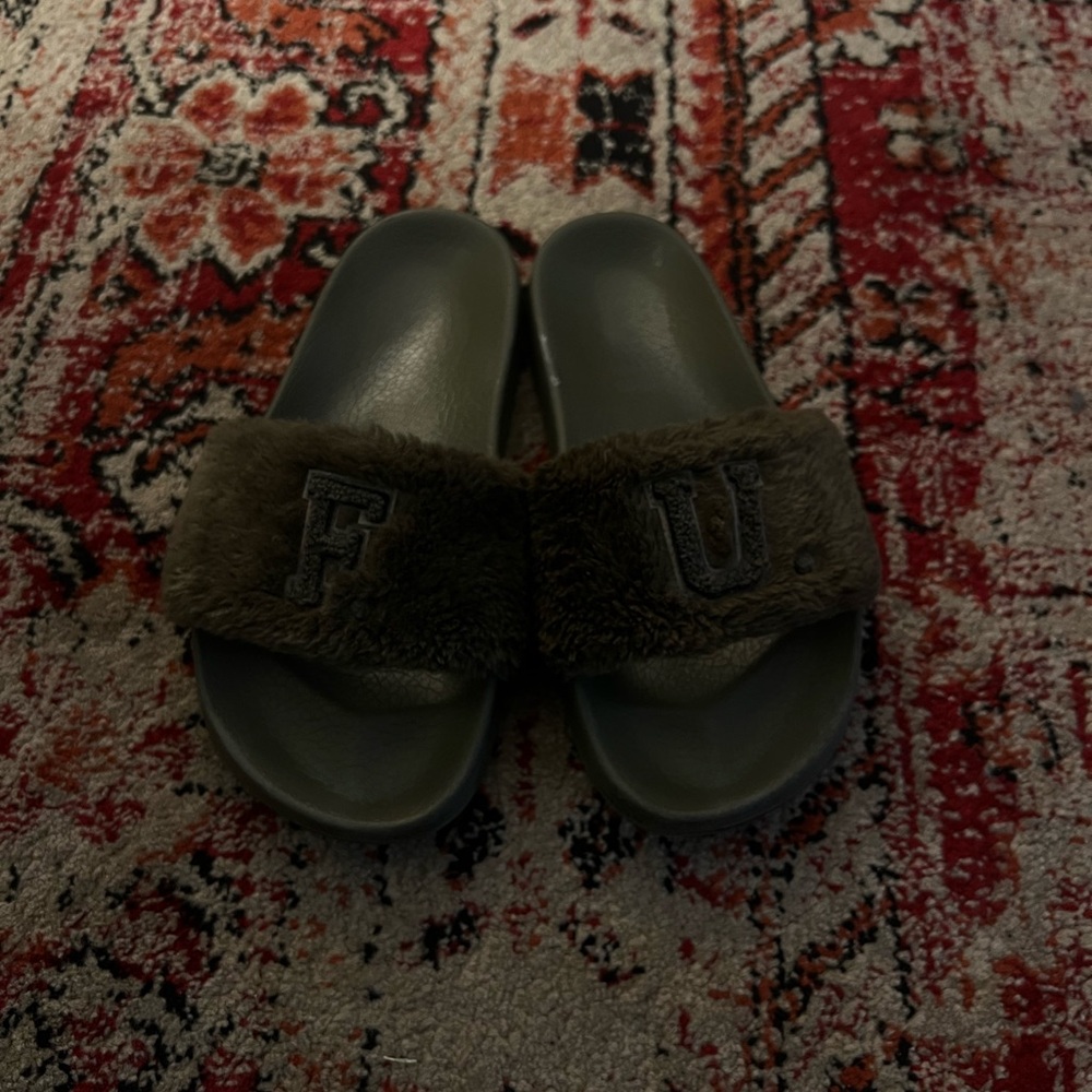 Puma slippers